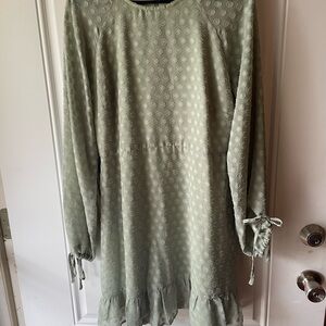 Gilli Textured Green Dress long sleeve size large polka dot